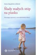 Ślady małych stóp na piasku